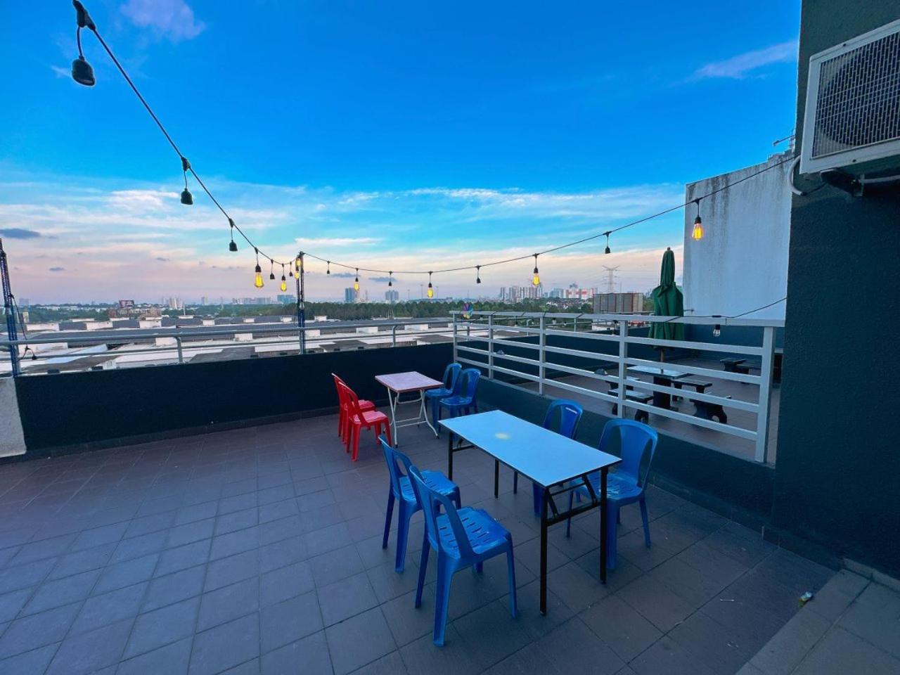 Pandan Residence Duplex Penthouse Near to CIQ Johor Bahru Town 3R 13Pax B01