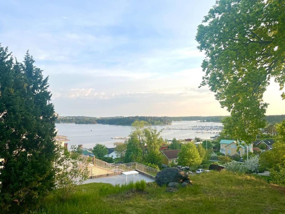 Mysigt sommarhus med havsutsikt och bastu view 3