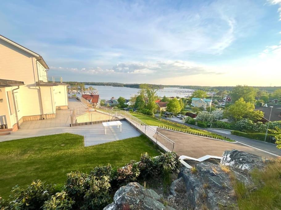 Mysigt sommarhus med havsutsikt och bastu view 4
