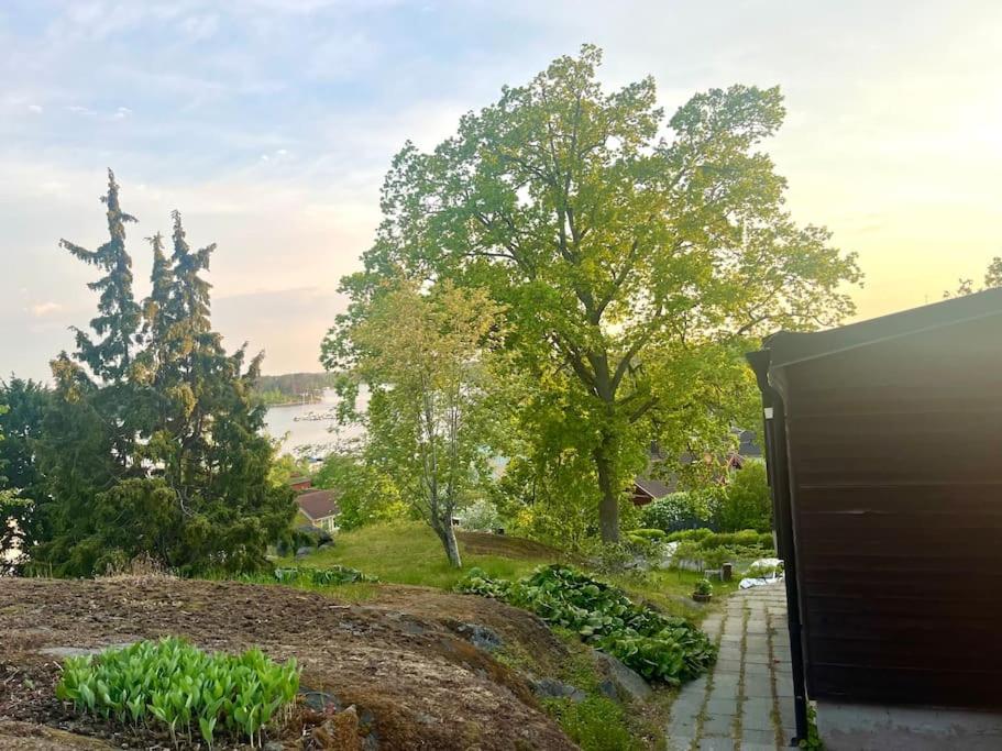 Mysigt sommarhus med havsutsikt och bastu view 5
