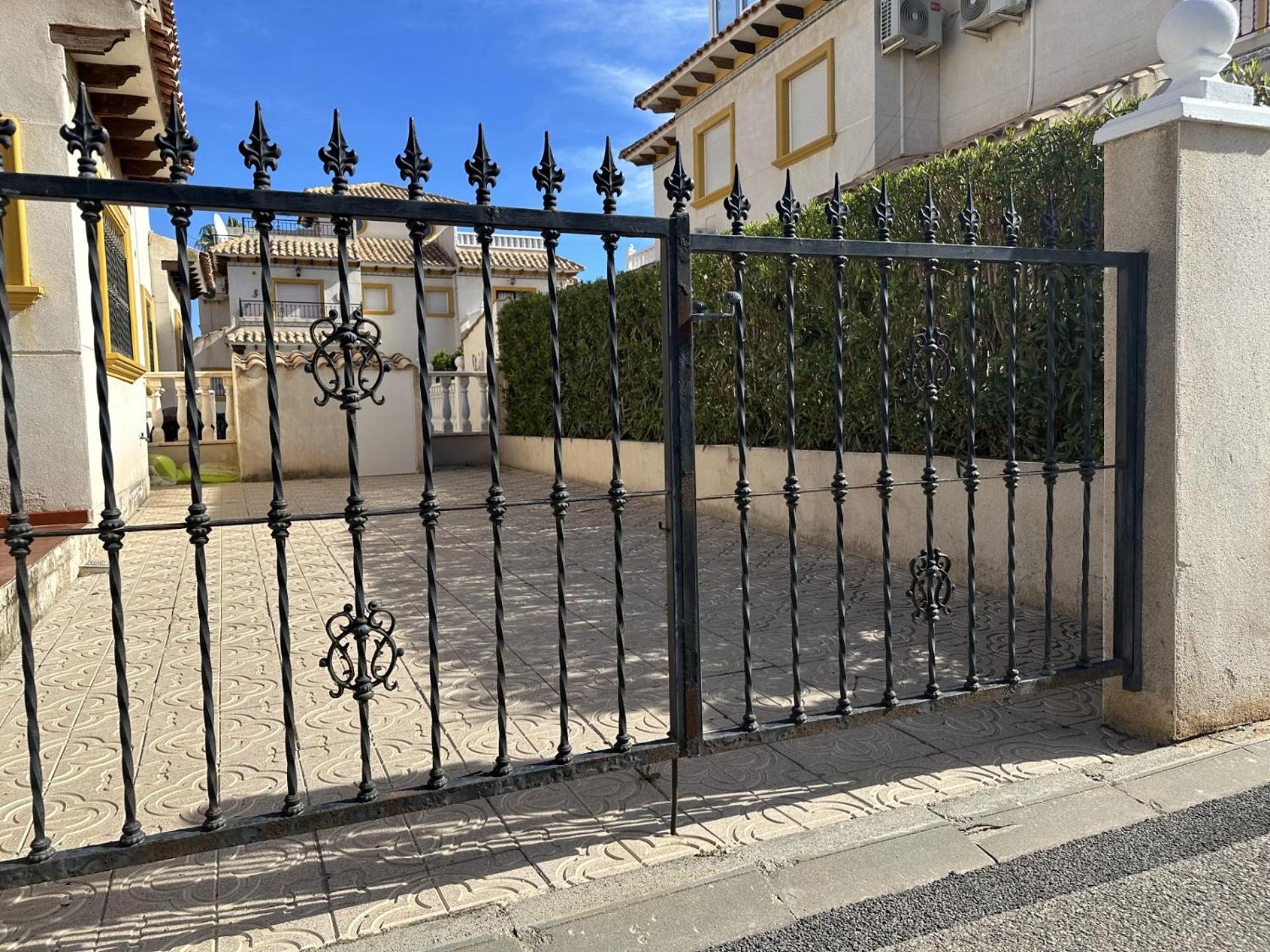 House with rooftop terrace in Cabo Roig