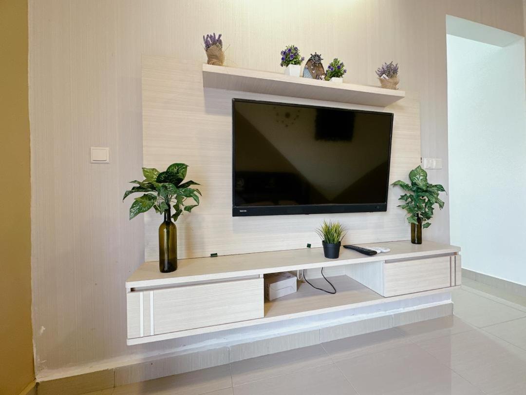 Serene Centra Residence Bandar Dato Onn 3R 10Pax A11