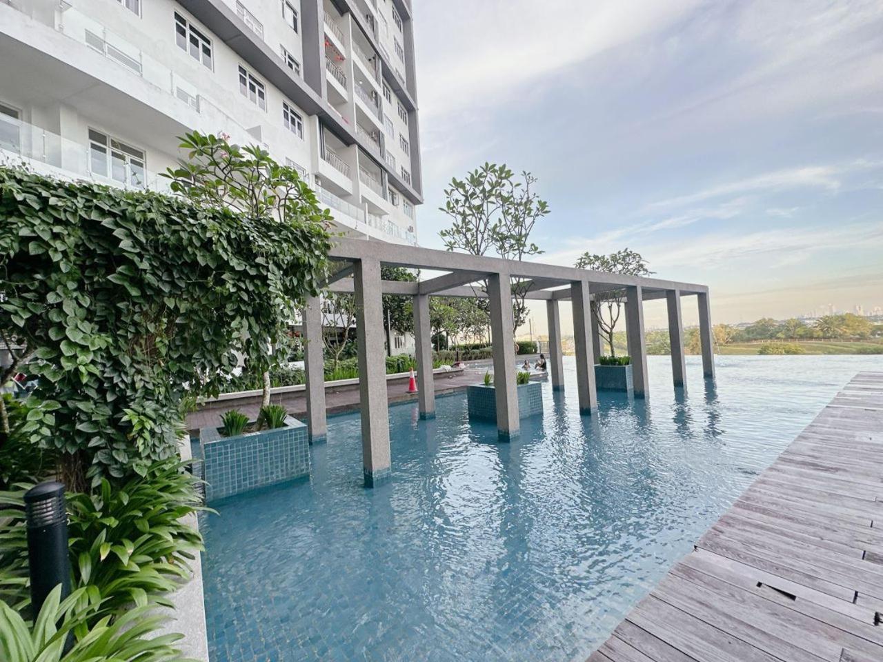 Serene Centra Residence Bandar Dato Onn 3R 10Pax A11