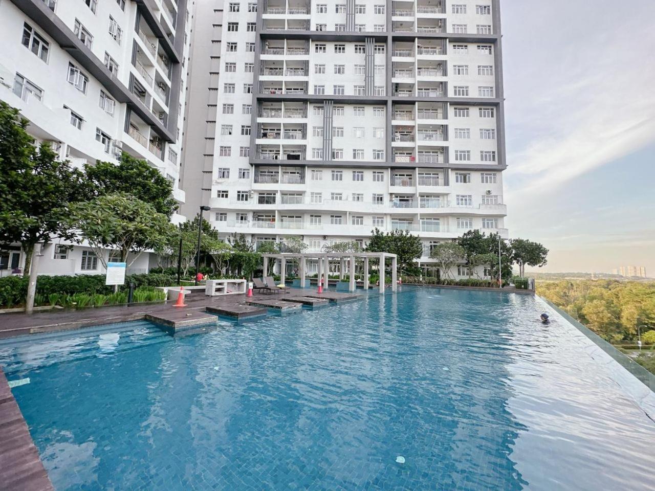 Serene Centra Residence Bandar Dato Onn 3R 10Pax A11