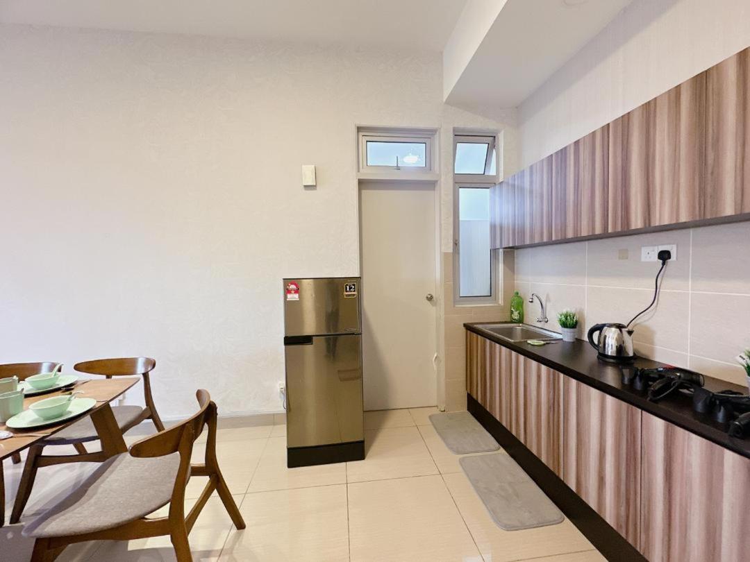 Serene Centra Residence Bandar Dato Onn 3R 10Pax A11