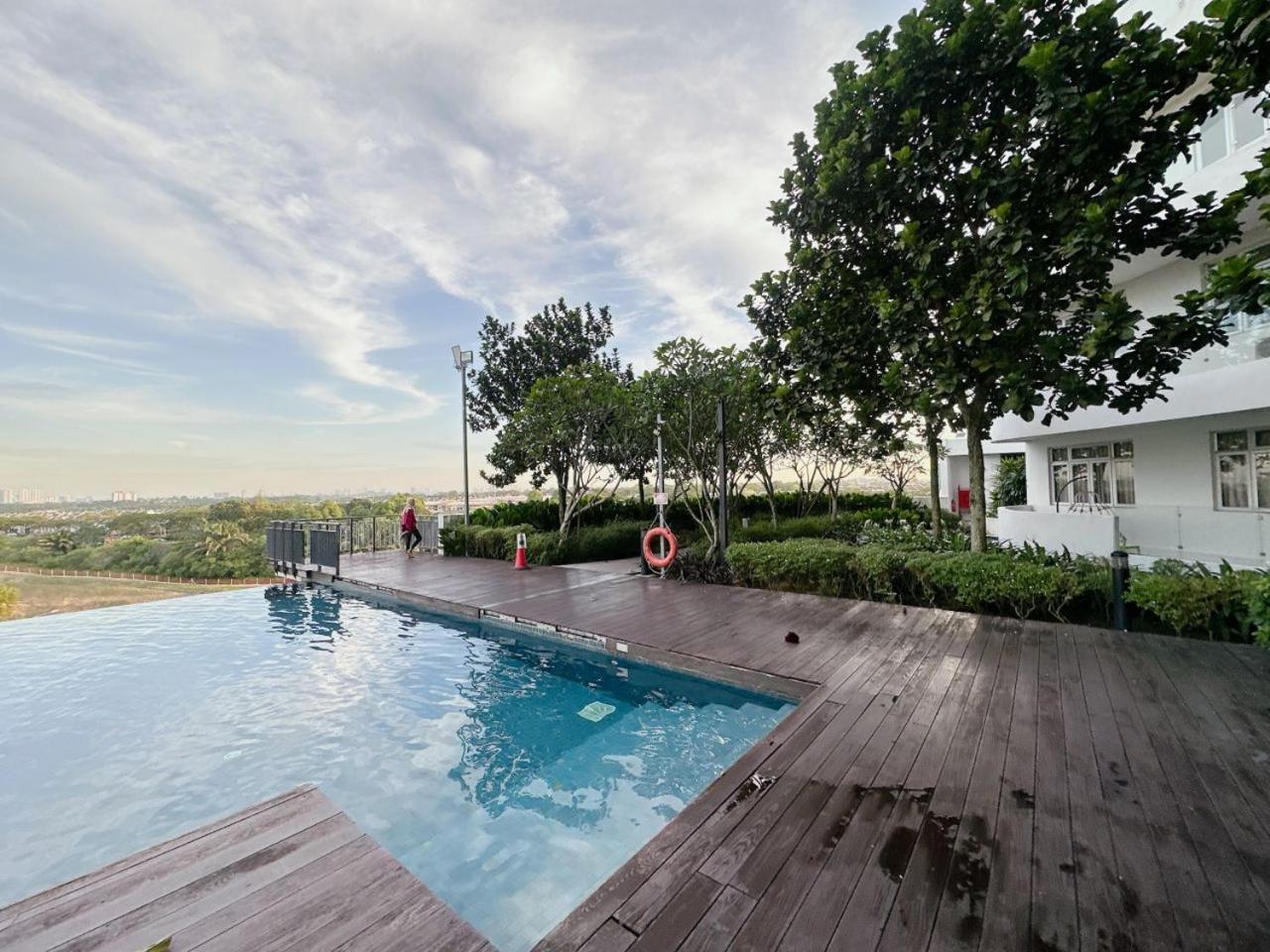 Serene Centra Residence Bandar Dato Onn 3R 10Pax A11