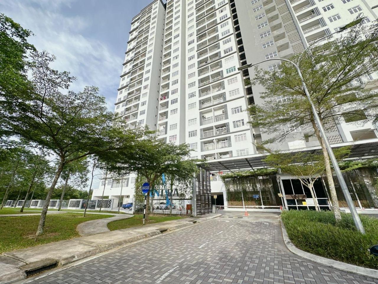 Serene Centra Residence Bandar Dato Onn 3R 10Pax A11