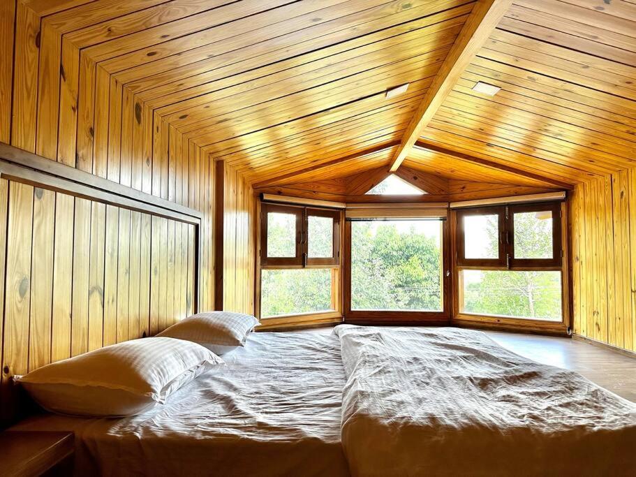 Luxury 5 Bedroom Cottage Country Homes