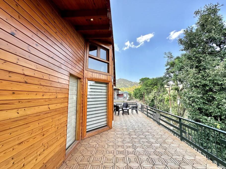Luxury 5 Bedroom Cottage Country Homes