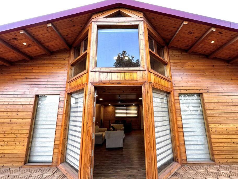 Luxury 5 Bedroom Cottage Country Homes
