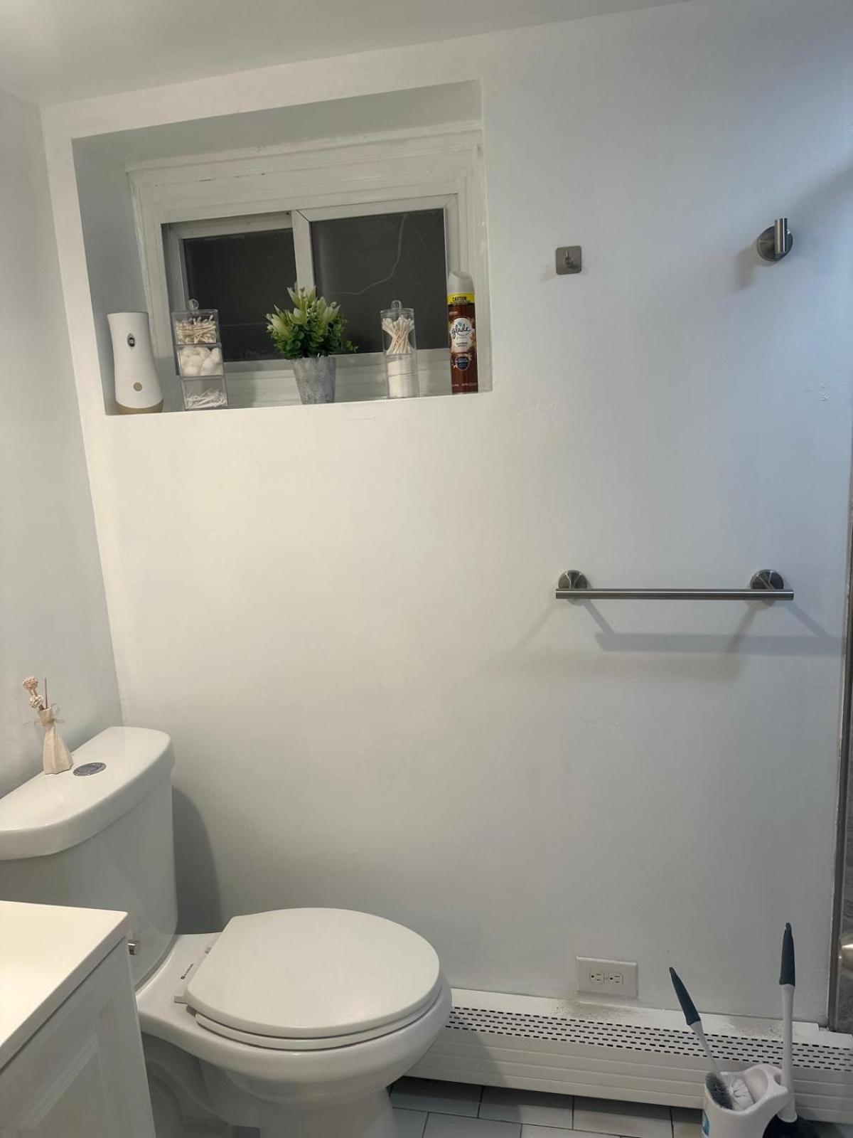 Affordable 3BR Near NYC & MetLife Stadium view 5