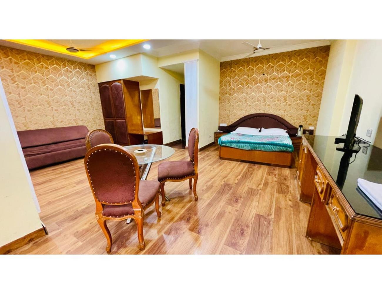 hotel room