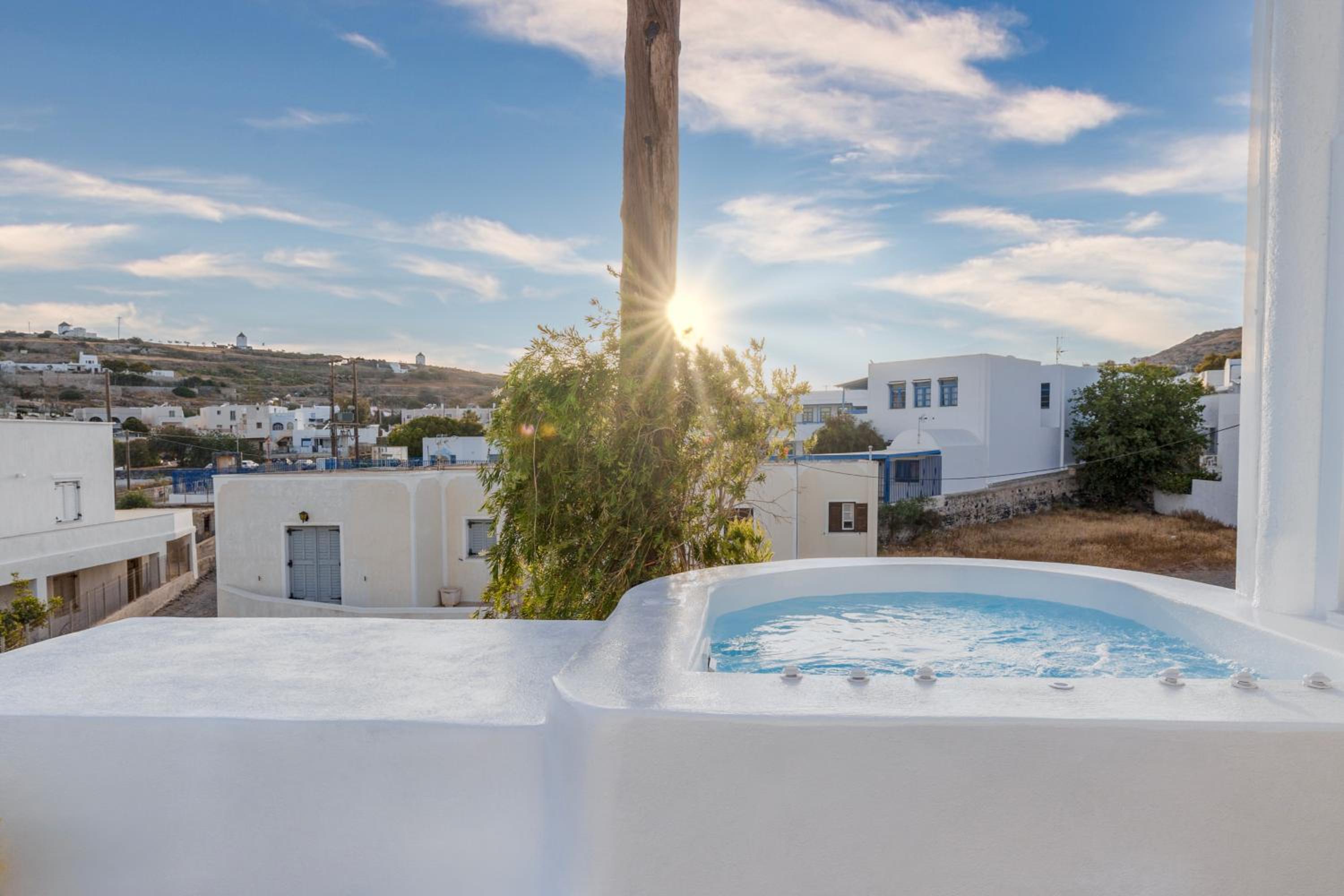 Commercio Suites Santorini