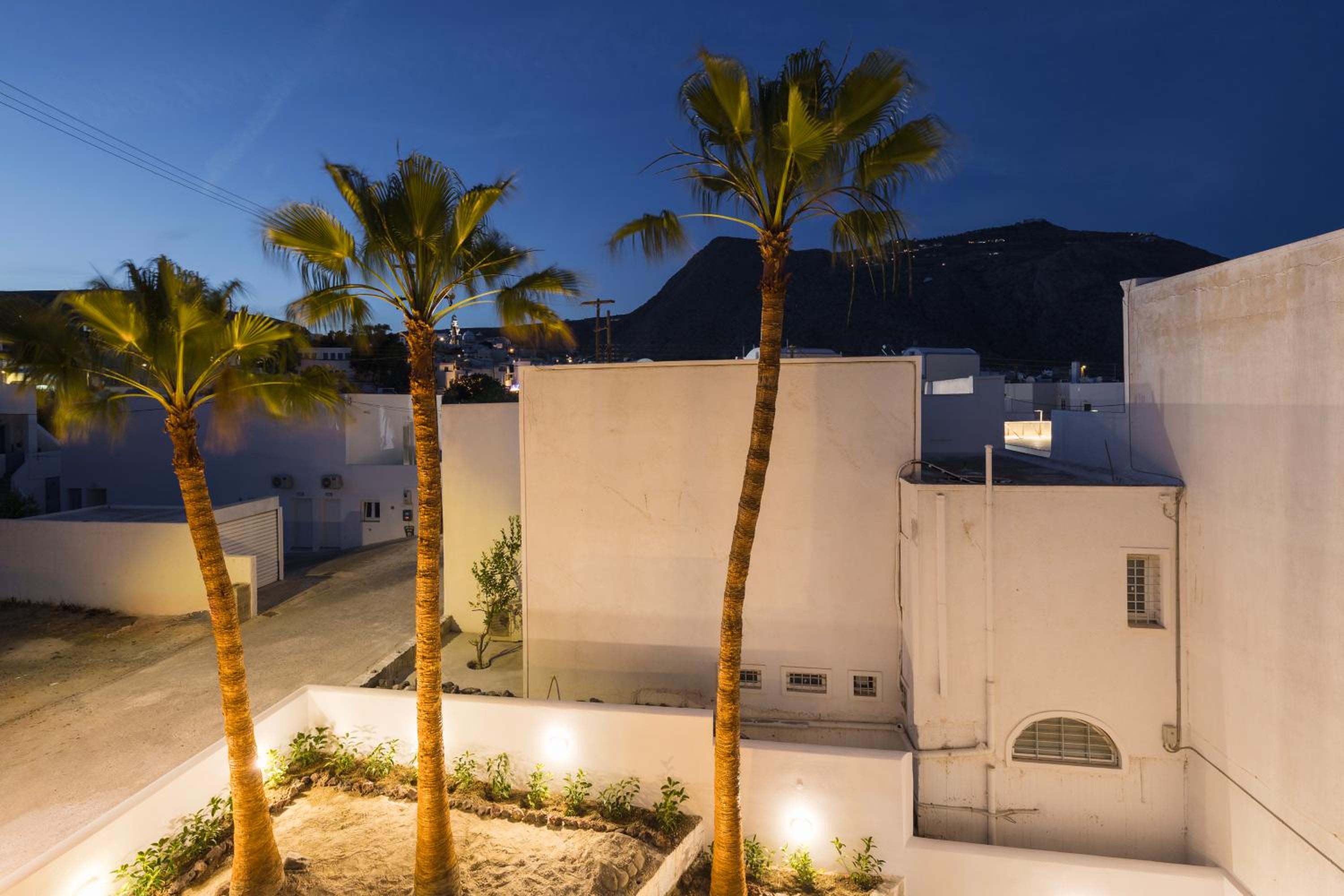 Commercio Suites Santorini