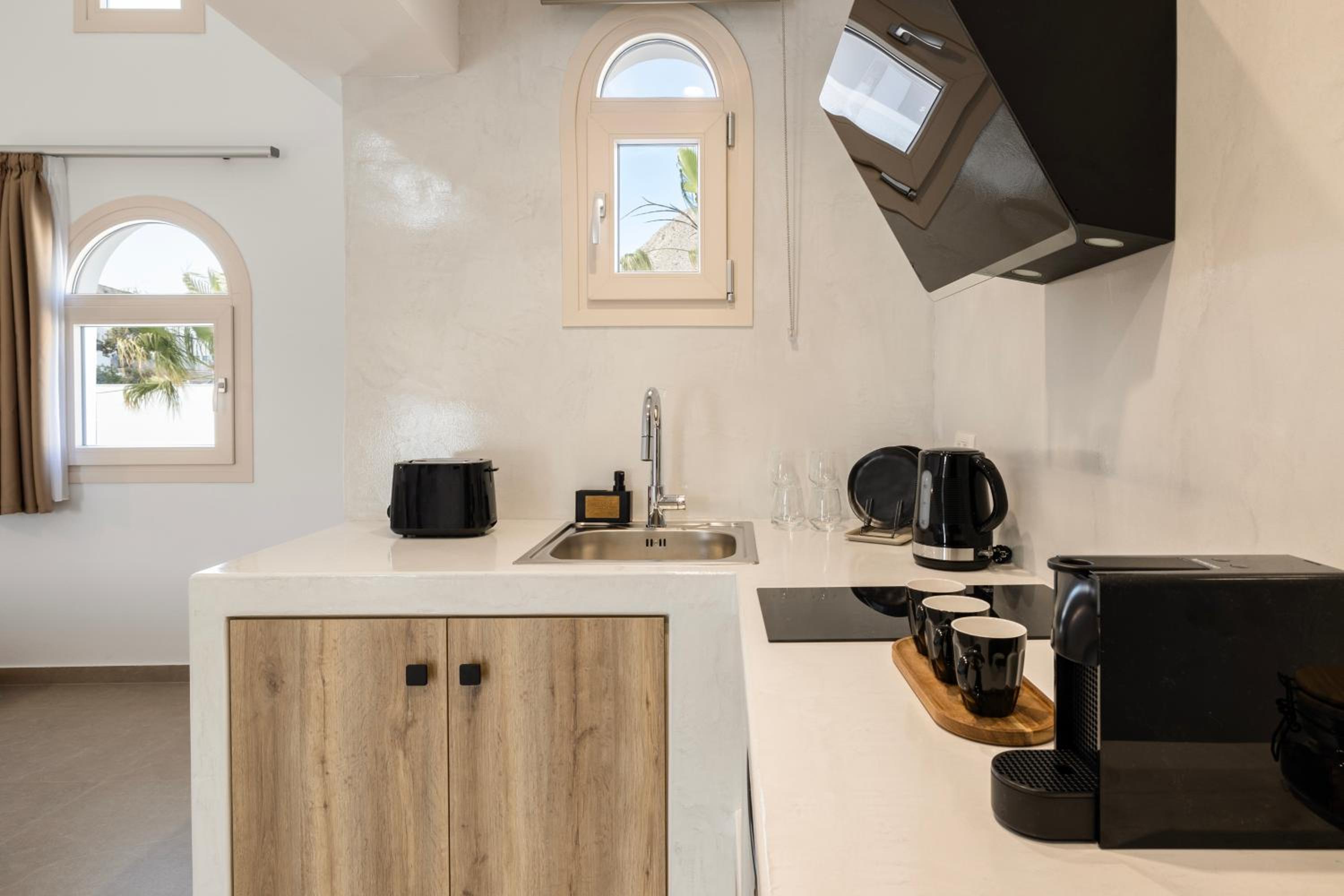 Commercio Suites Santorini
