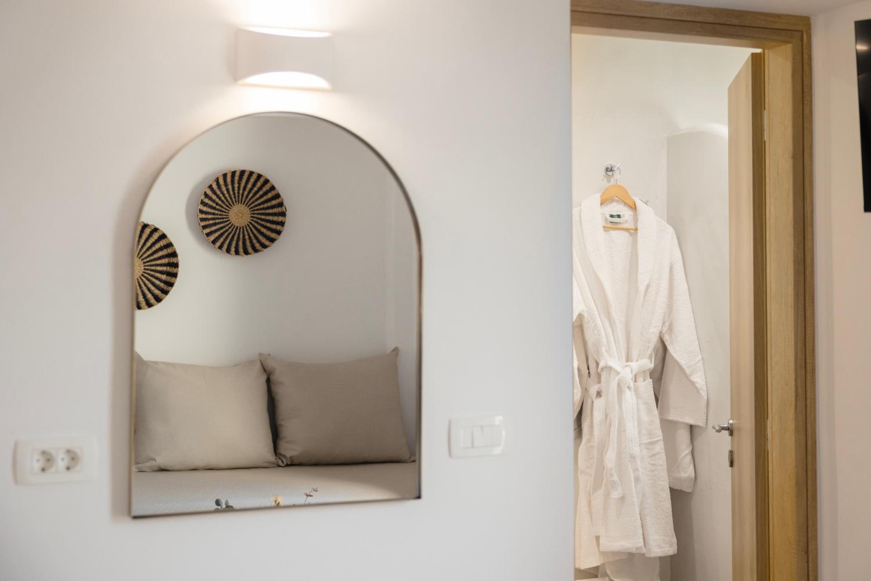 Commercio Suites Santorini