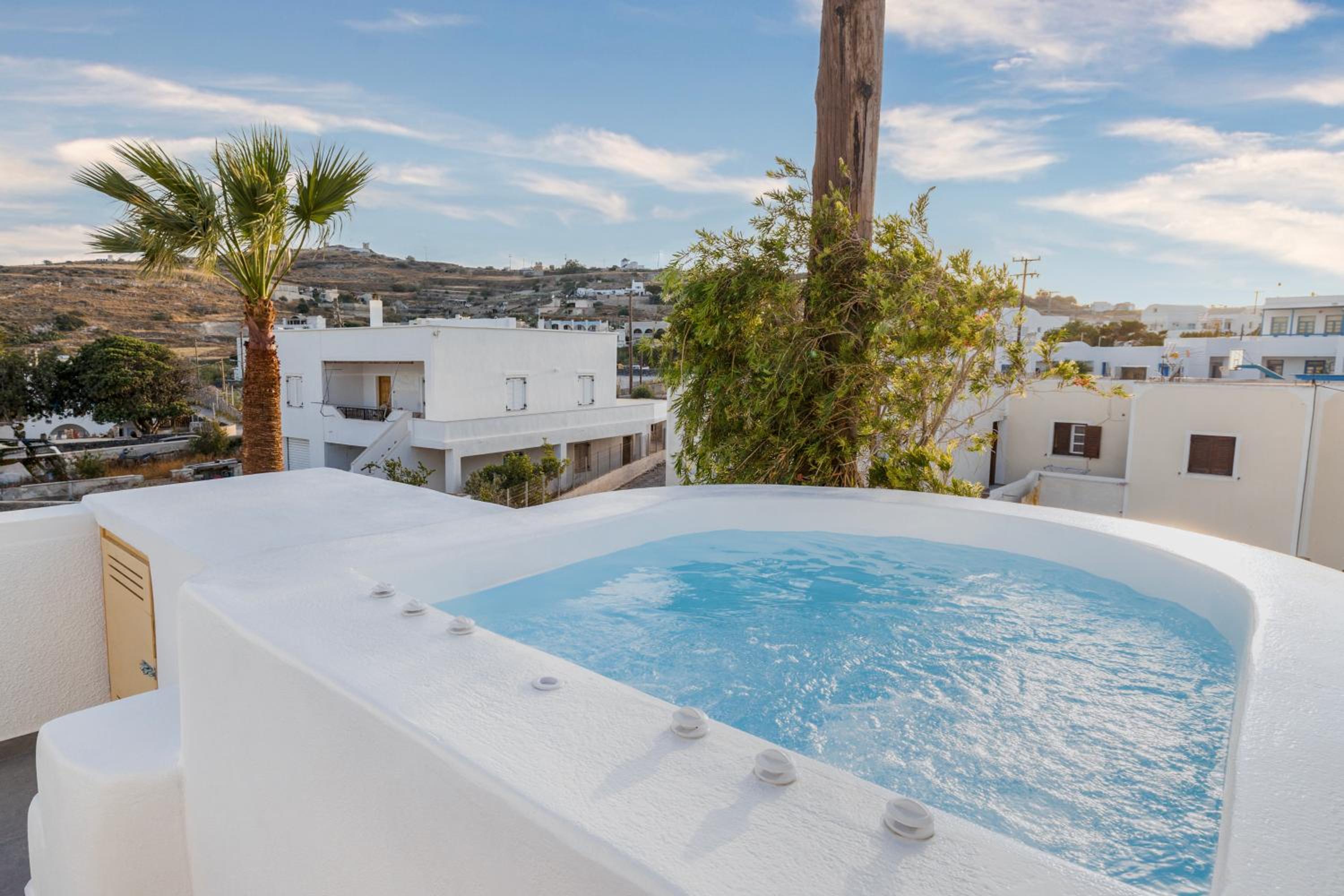 Commercio Suites Santorini
