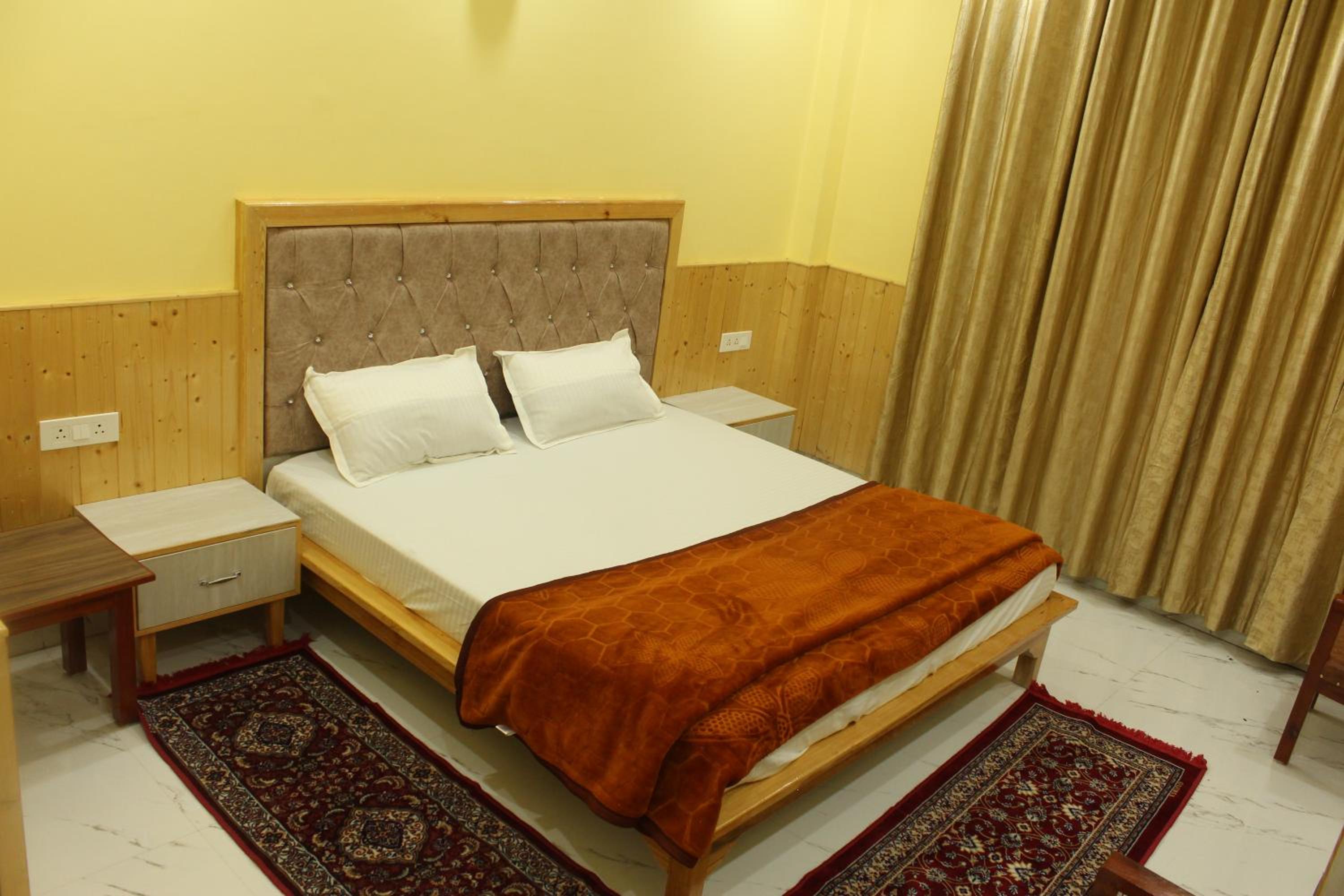 PC Kunj Home stay & Restaurant Kasauli Hills Kanda District Solan Himachal pradesh view 5