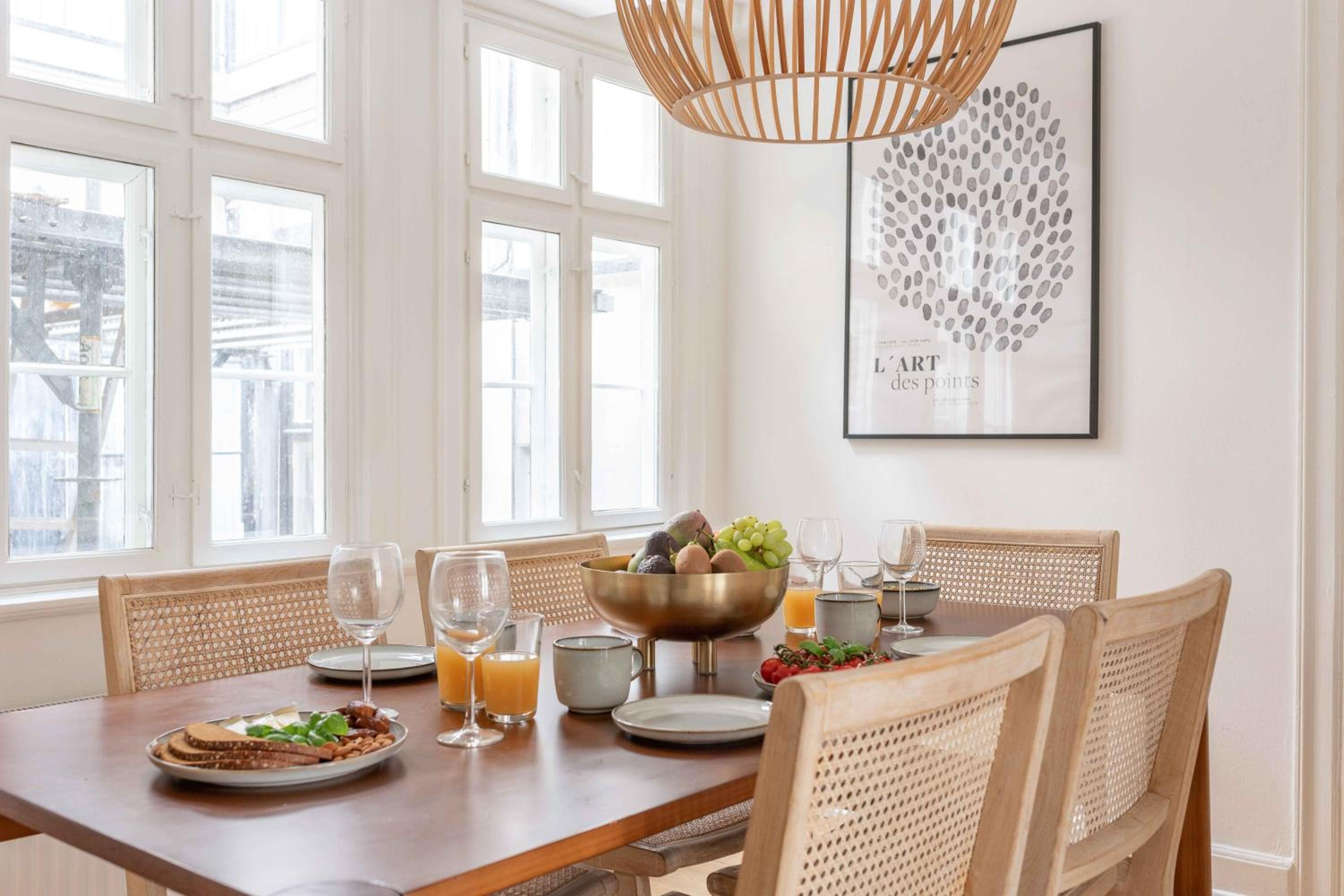 Stylish Apartment on Lively Street in Downtown