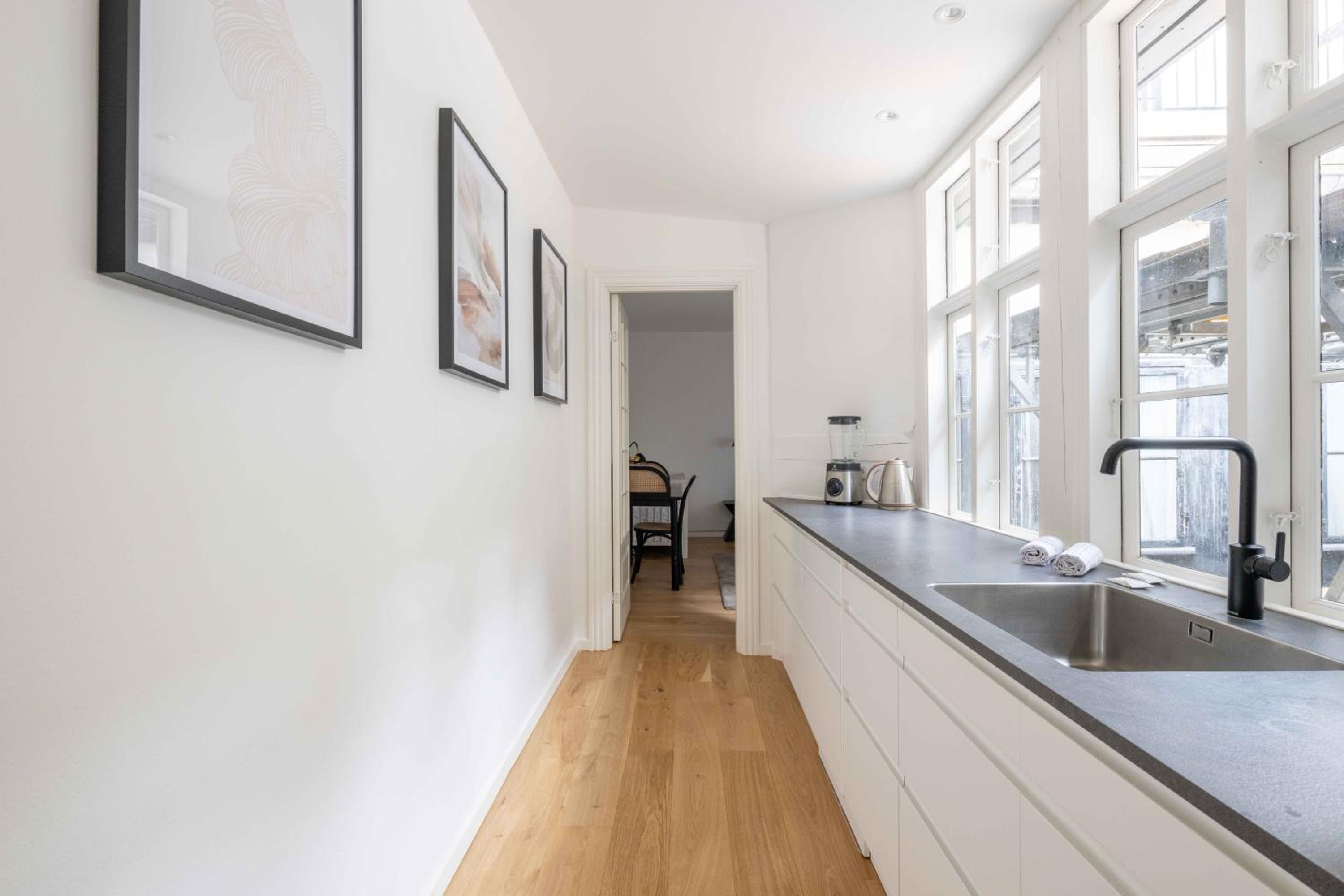 Stylish Apartment on Lively Street in Downtown