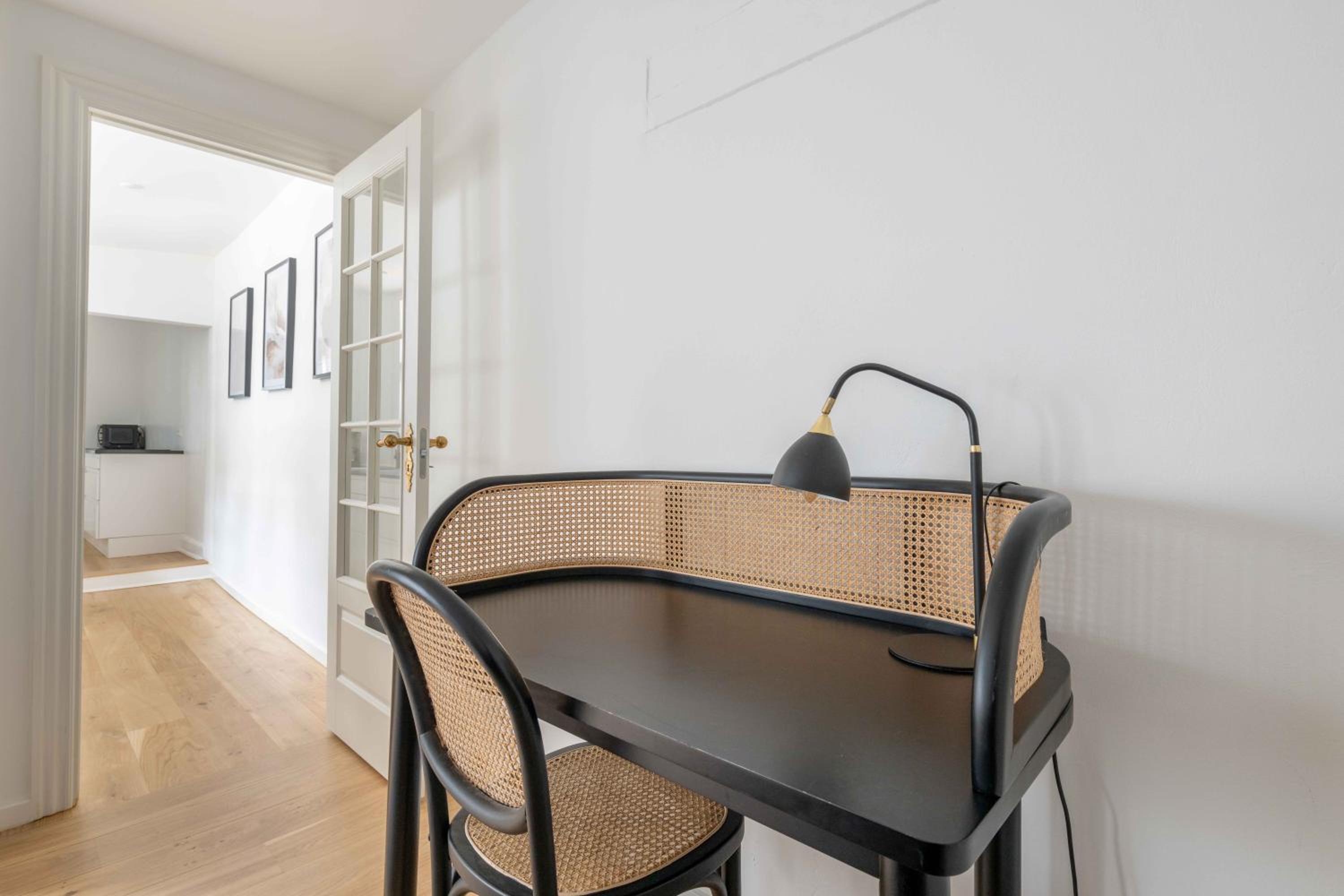 Stylish Apartment on Lively Street in Downtown