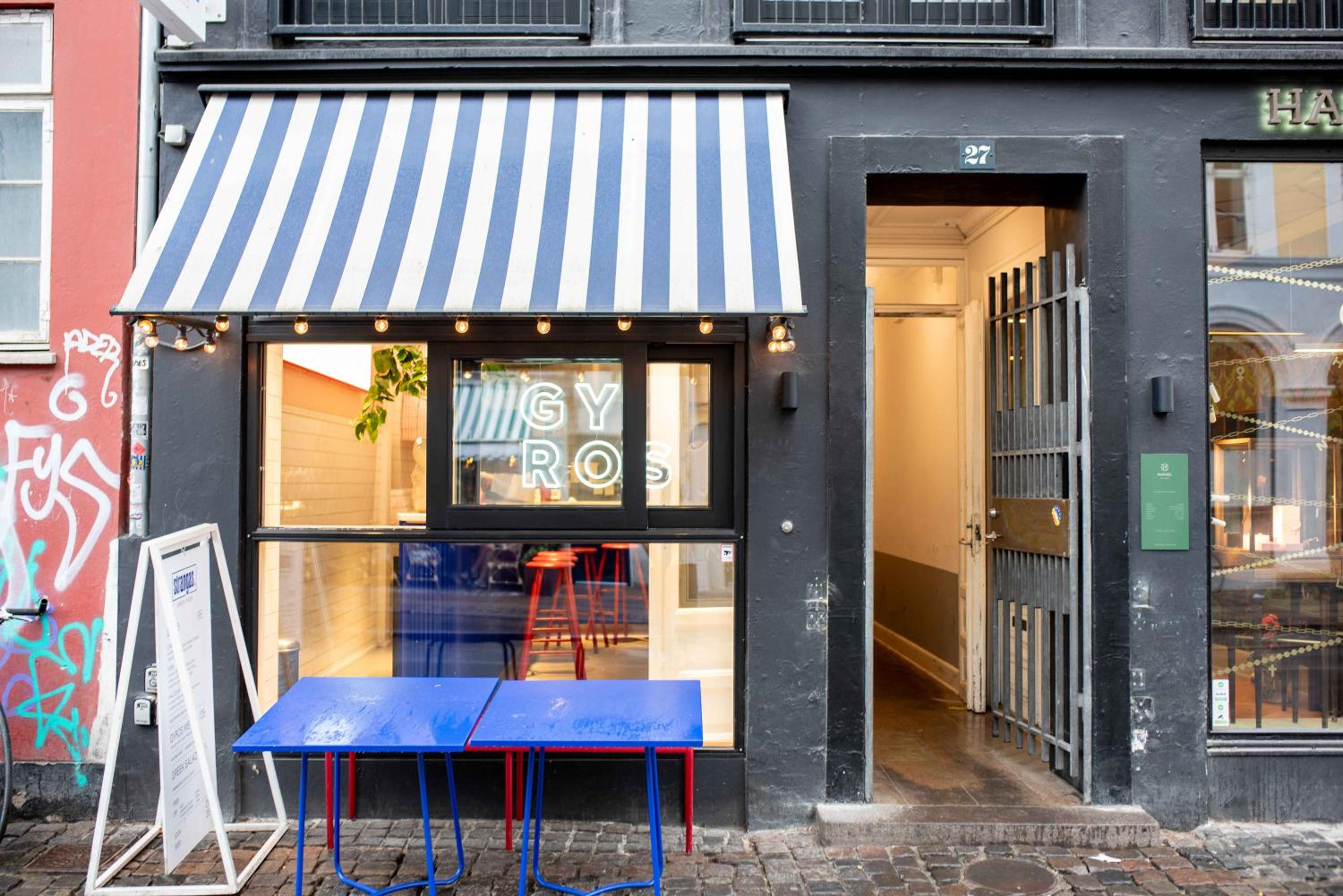 Stylish Apartment on Lively Street in Downtown
