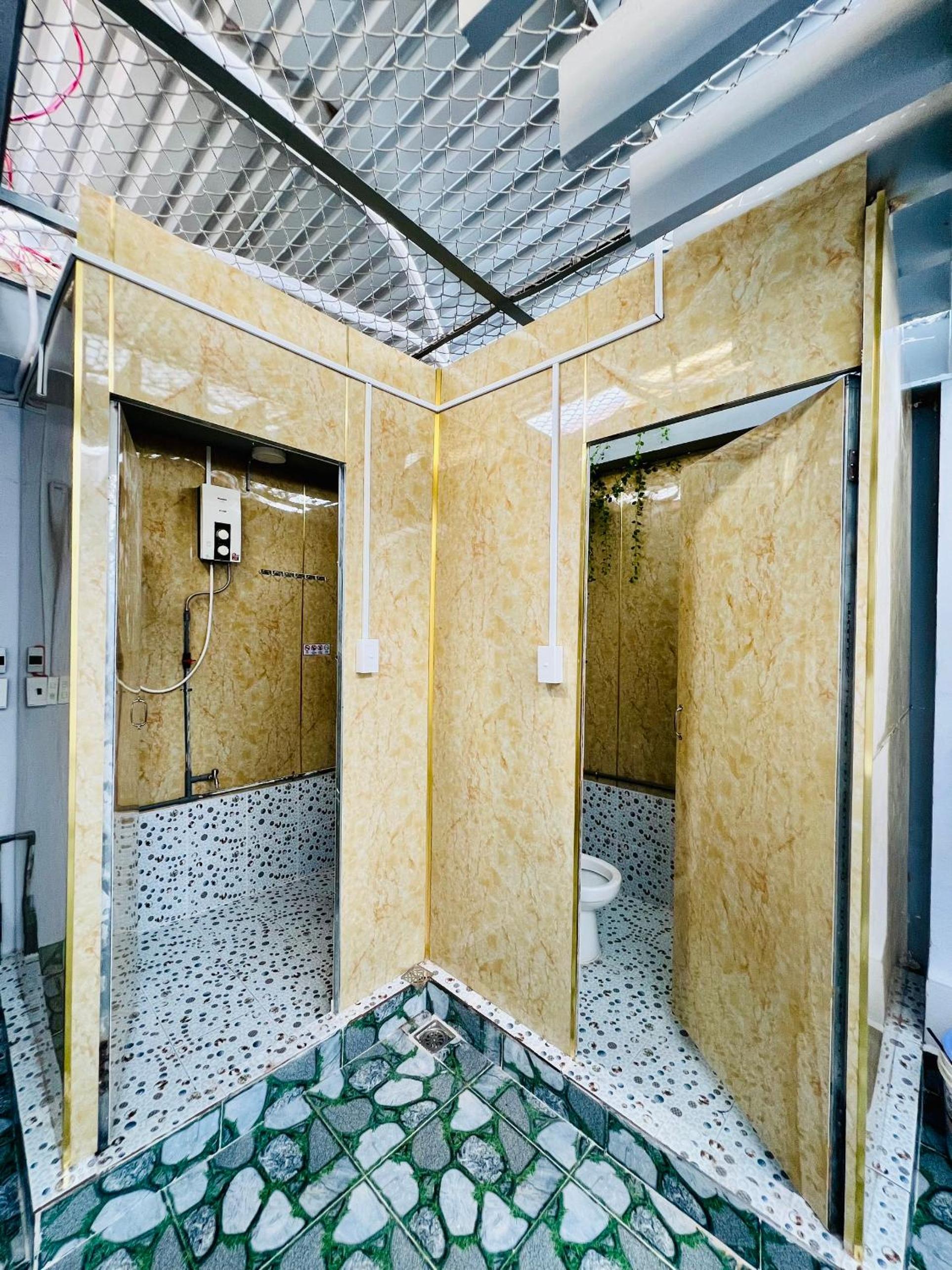 AULE HOSTEl