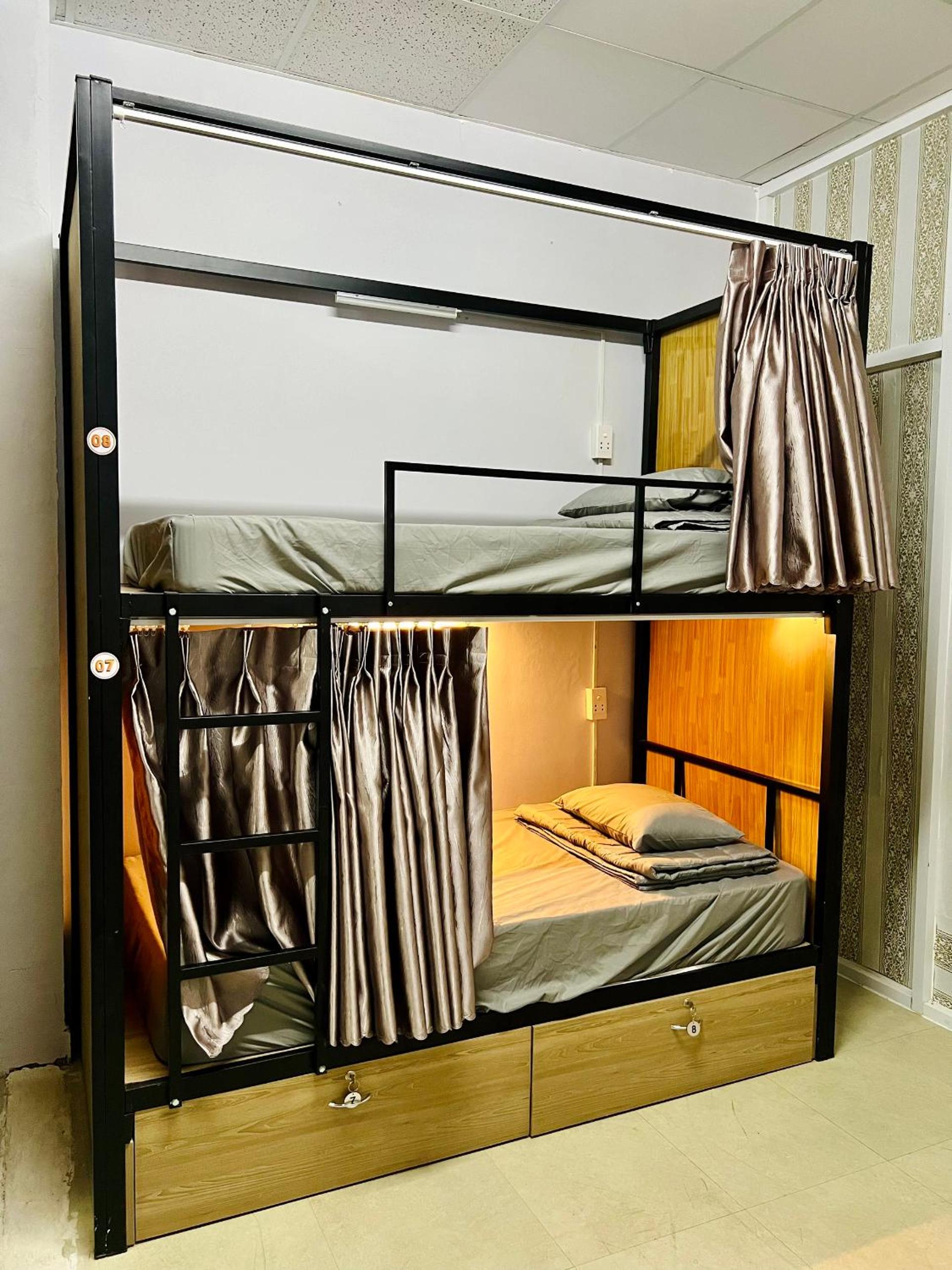 AULE HOSTEl