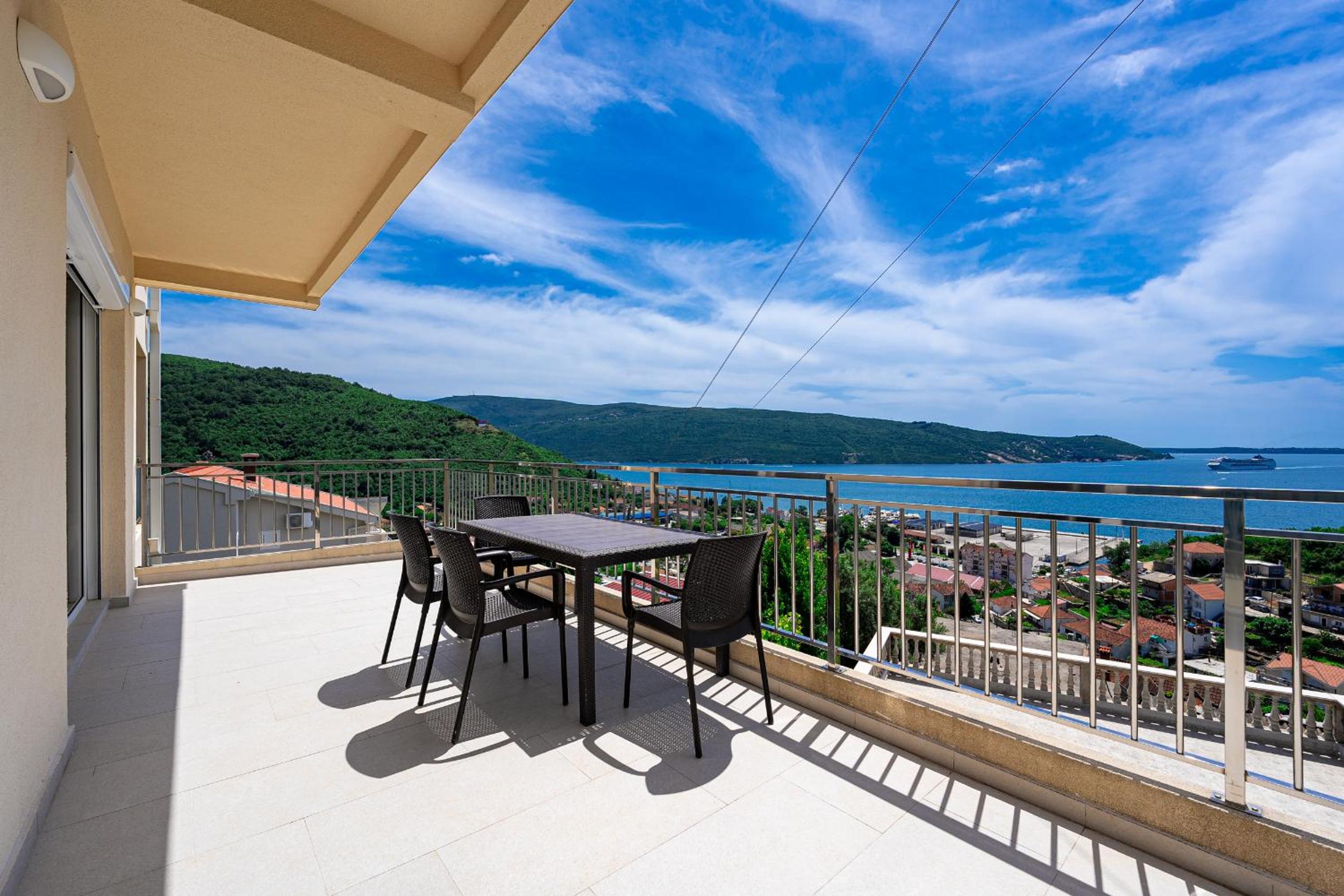 Golden View Apartments view 2