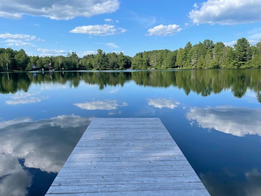 Lake Escape - Waterfront, Hot tub, Sleeps 14