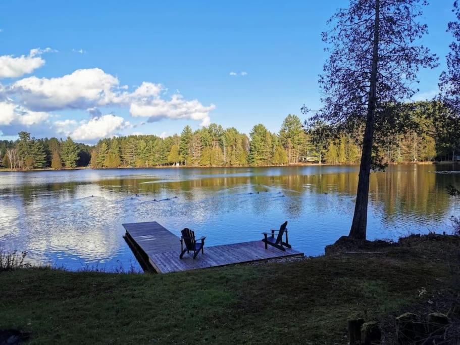 Lake Escape - Waterfront, Hot tub, Sleeps 14