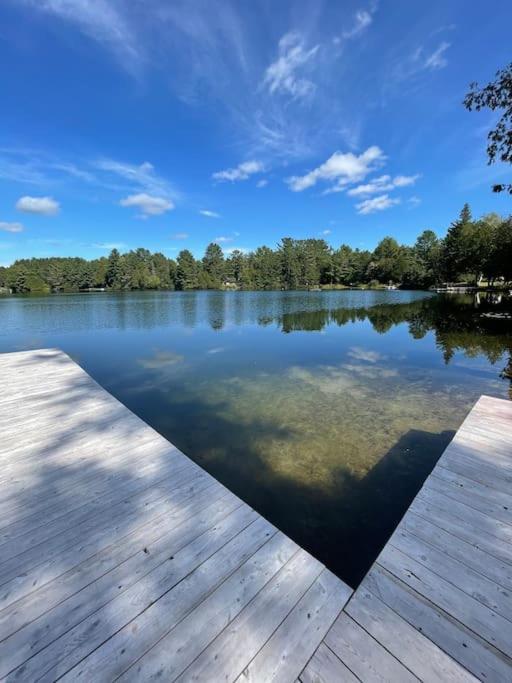 Lake Escape - Waterfront, Hot tub, Sleeps 14