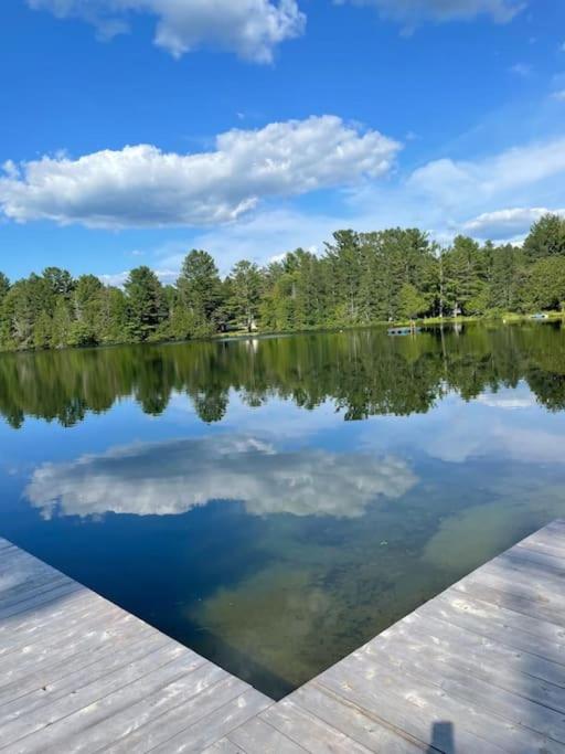 Lake Escape - Waterfront, Hot tub, Sleeps 14