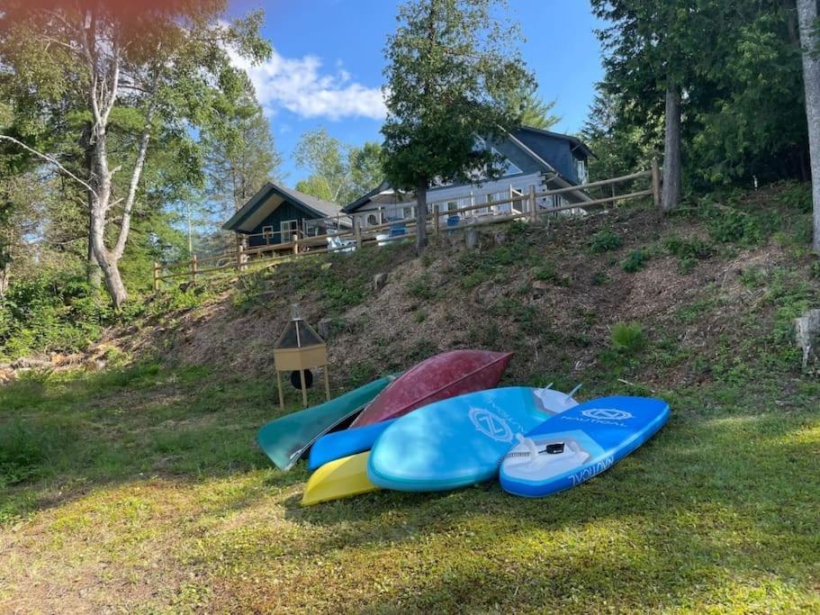 Lake Escape - Waterfront, Hot tub, Sleeps 14