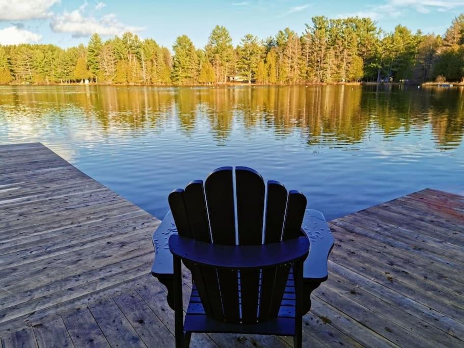 Lake Escape - Waterfront, Hot tub, Sleeps 14