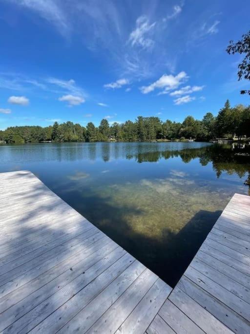 Lake Escape - Waterfront, Hot tub, Sleeps 14