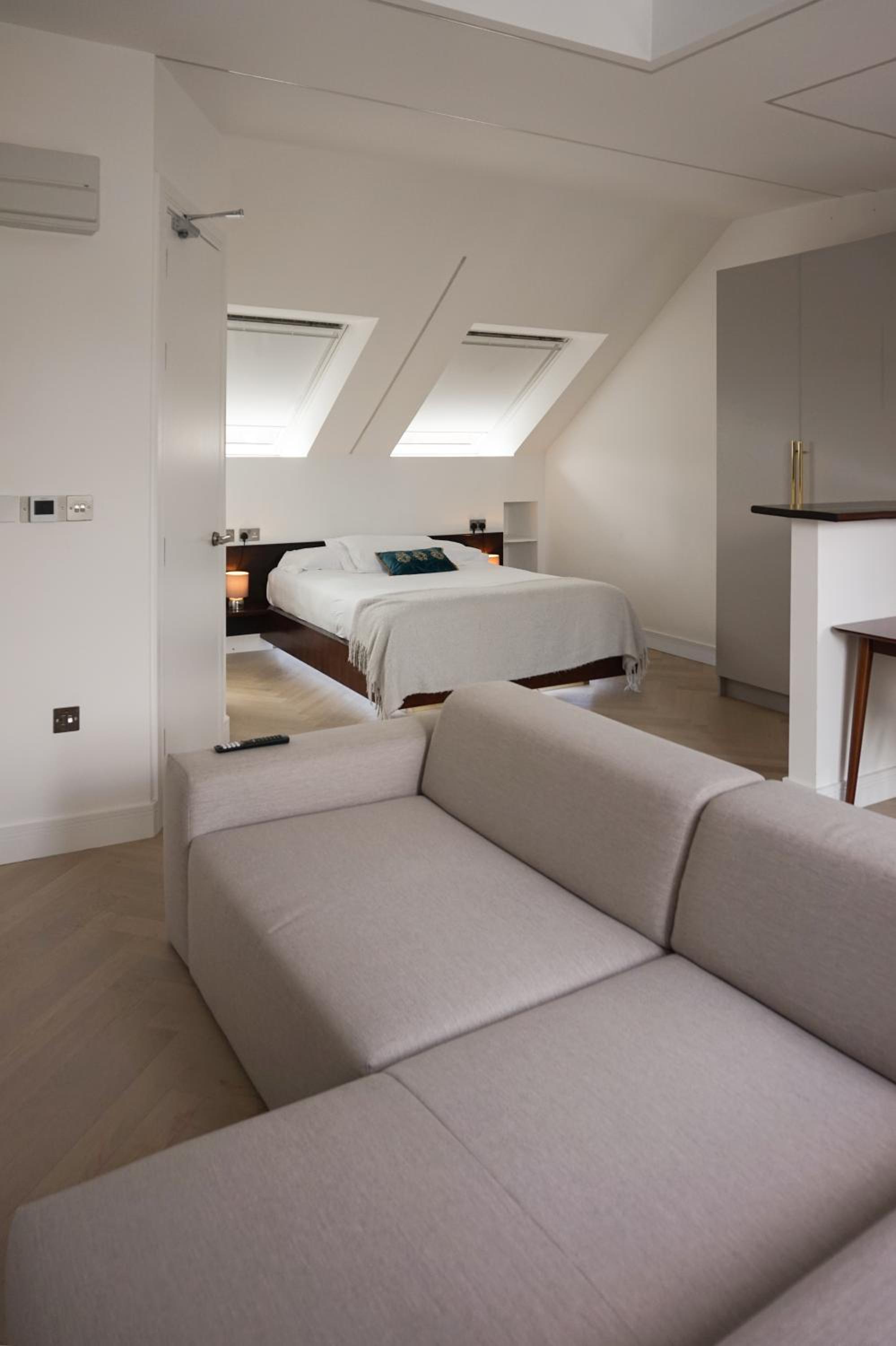 Harrow Vacations - Luxurious London Studios - Property Image 1
