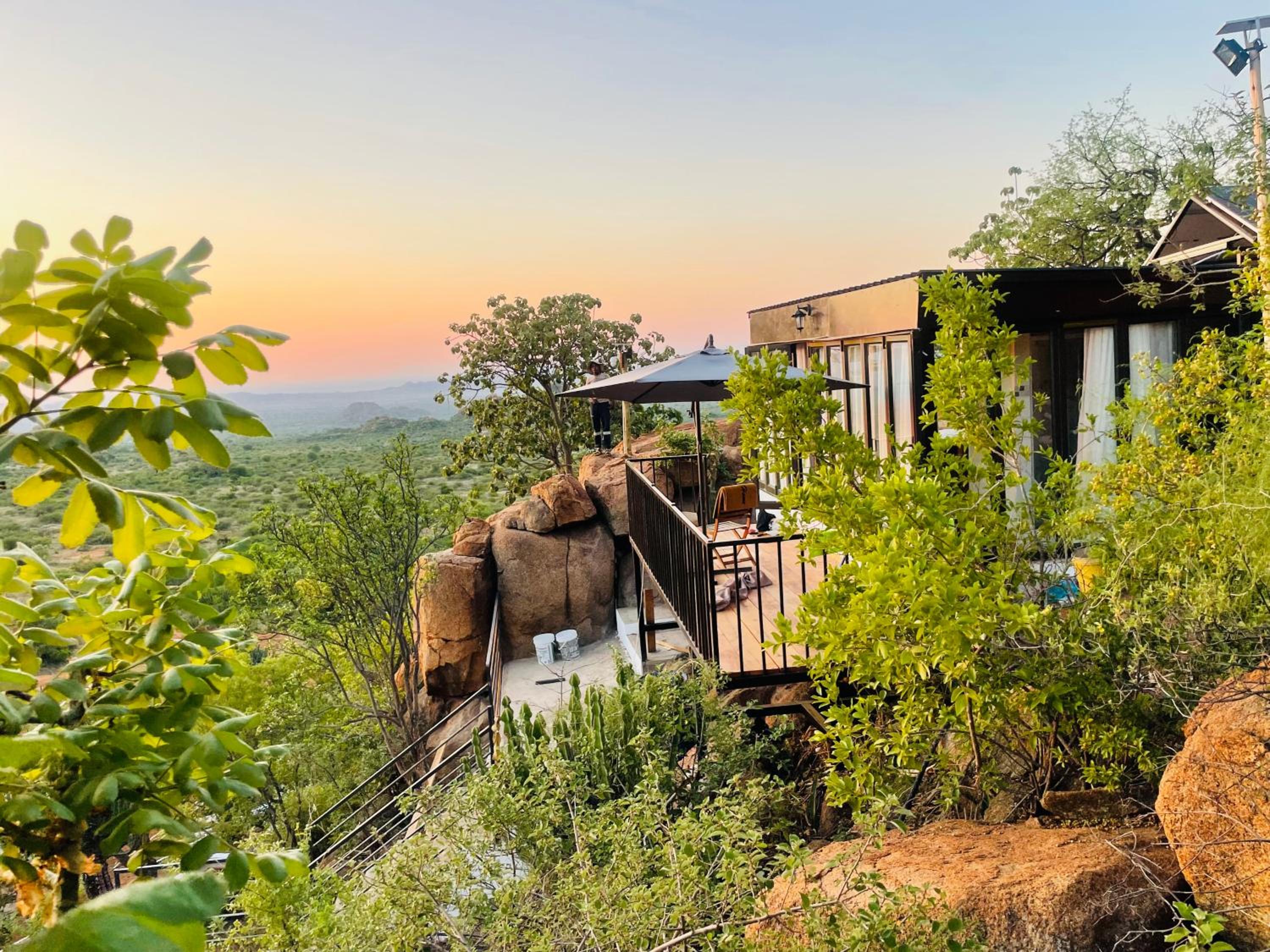 Makgobelo Lodge-The Glass House- Solar powered view 5