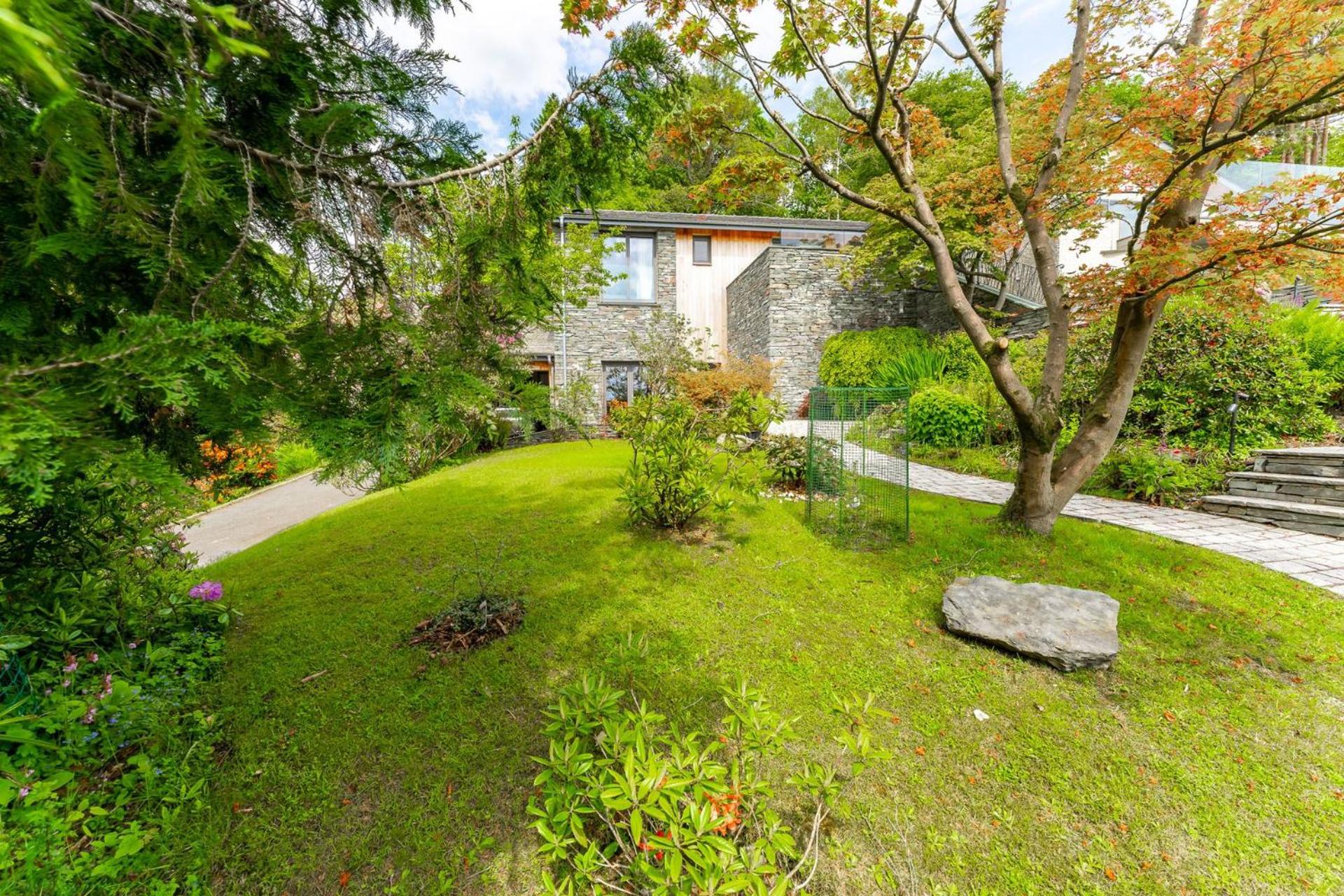 4 Bed in Ambleside oc-lr003 view 2