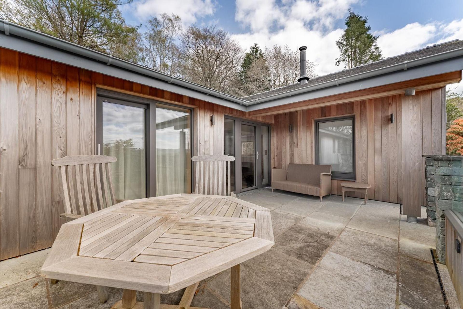 4 Bed in Ambleside oc-lr003 view 3