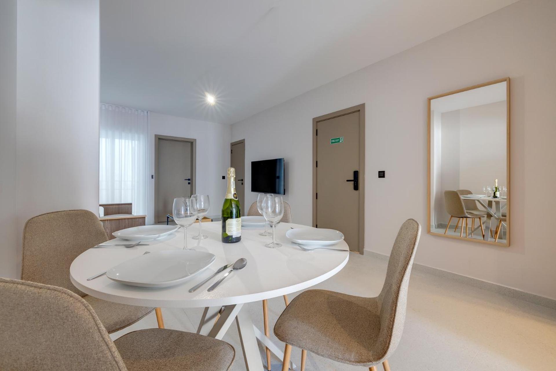 Manoel De Vilhena Holiday Apartments by Buena Vista view 5
