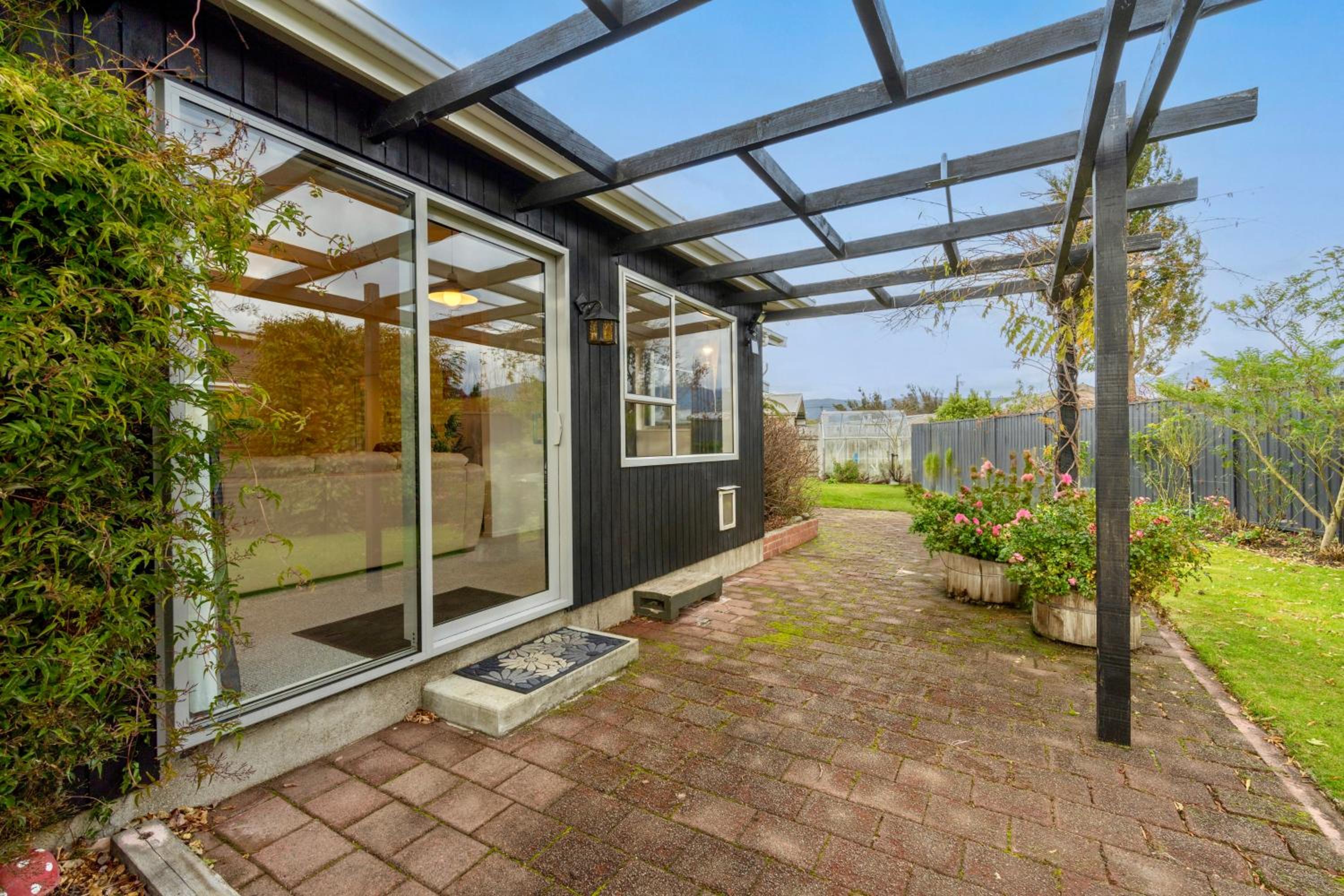 27 on Henry - Te Anau Holiday Home view 3