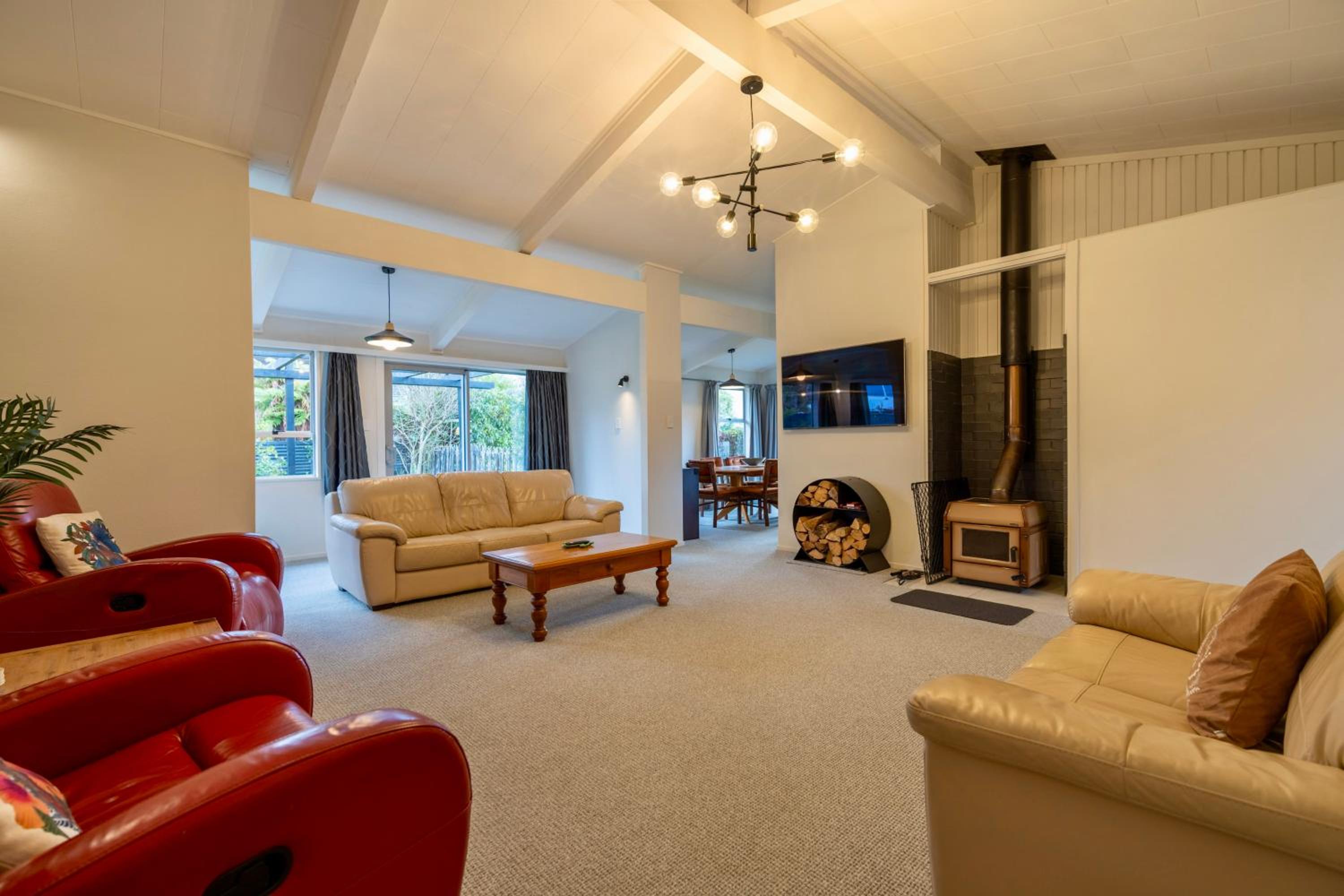 27 on Henry - Te Anau Holiday Home view 5