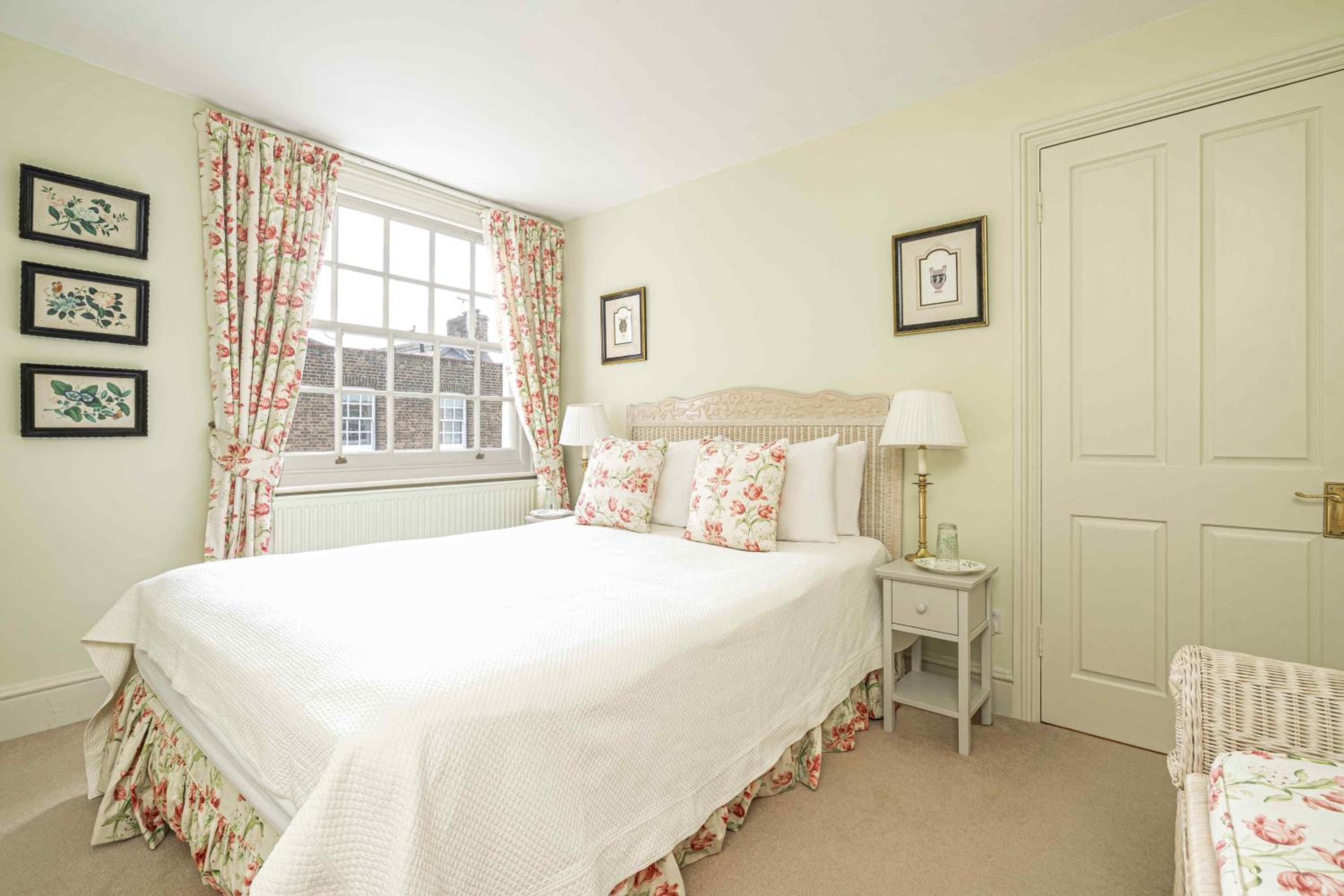 JOIVY Stylish 3BR house with patio, short walk to Regents Park & Harley Street photo 4