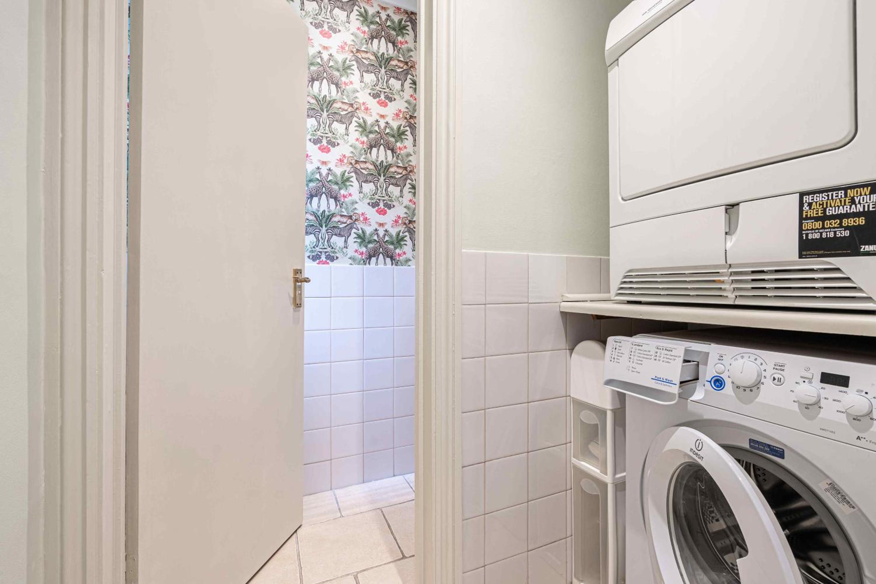 JOIVY Stylish 3BR house with patio, short walk to Regents Park & Harley Street photo 3