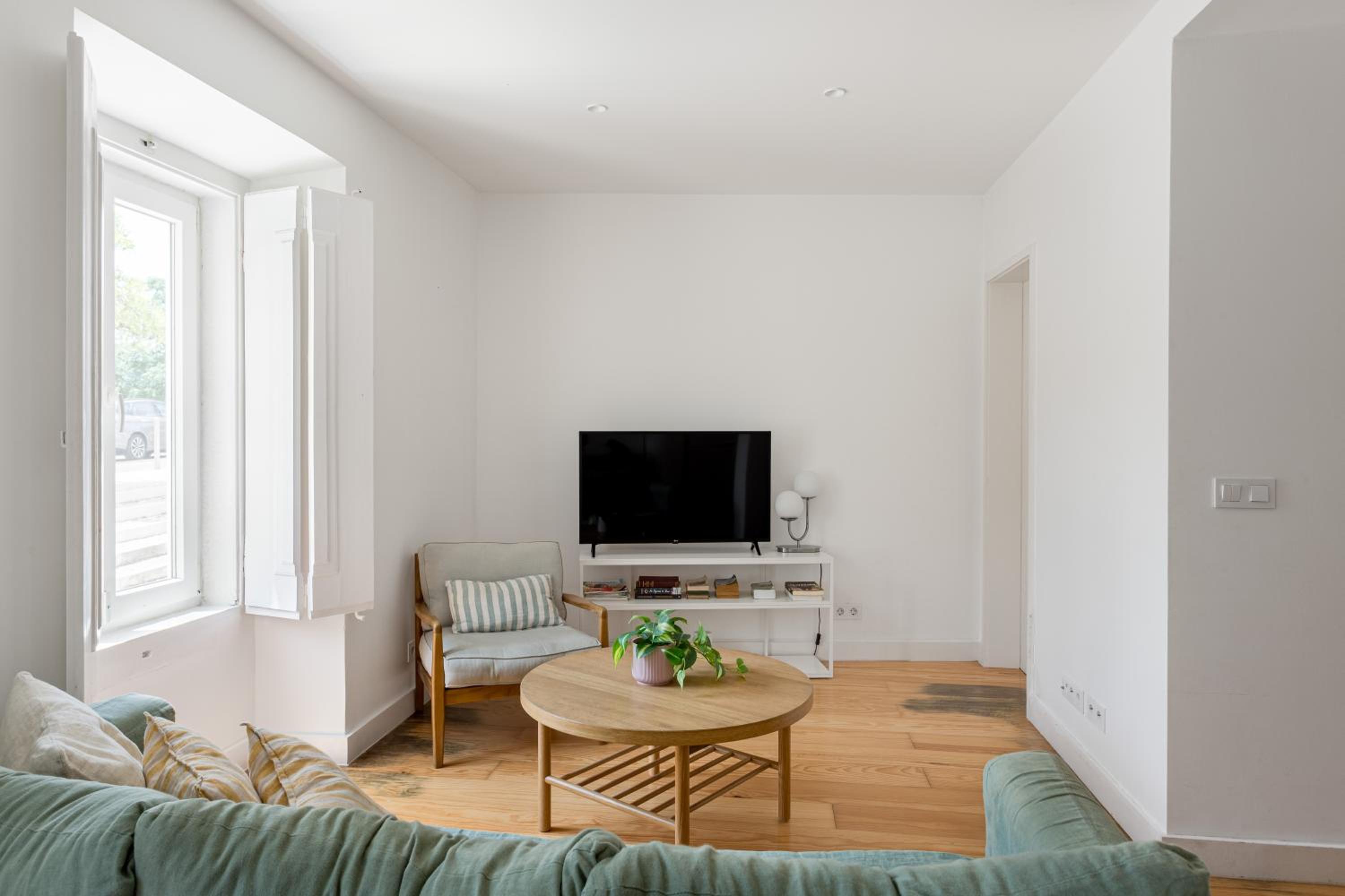 JOIVY Cosy apt near Tagus River view 5