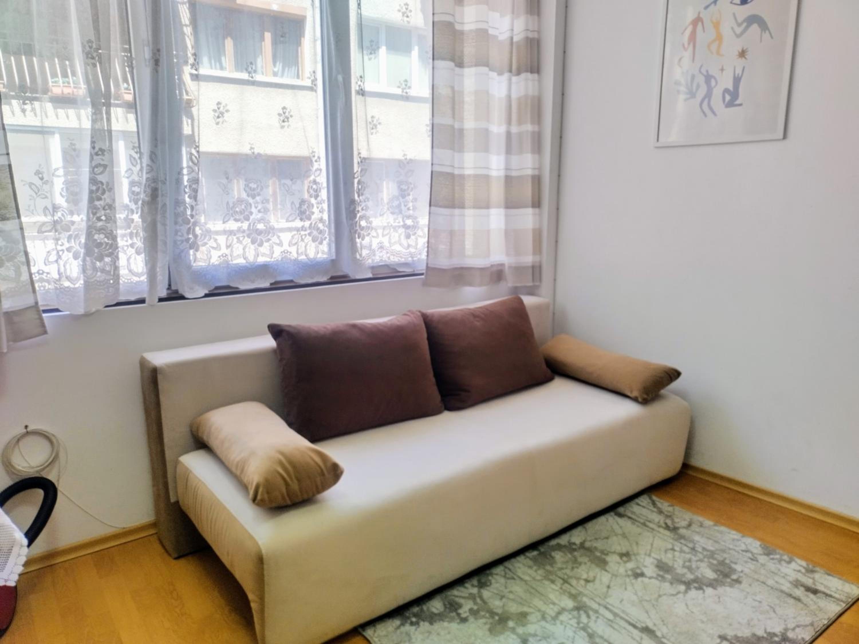 SUPER CENTER - Small Flat on "Kiril & Metodi" Square view 5