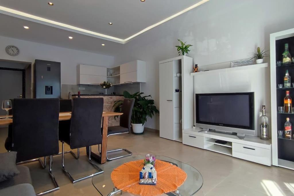 Apartment Lozina with Terrace