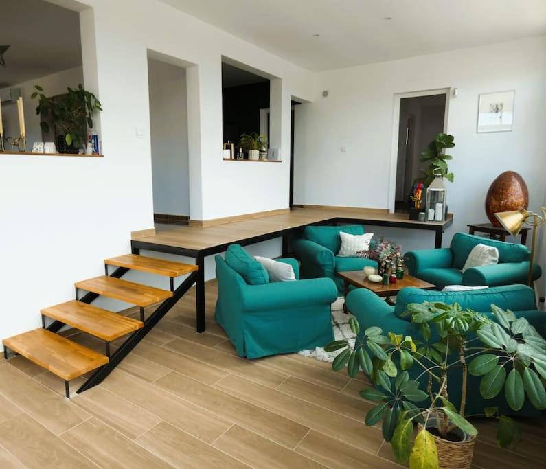 Luxury Private Complex