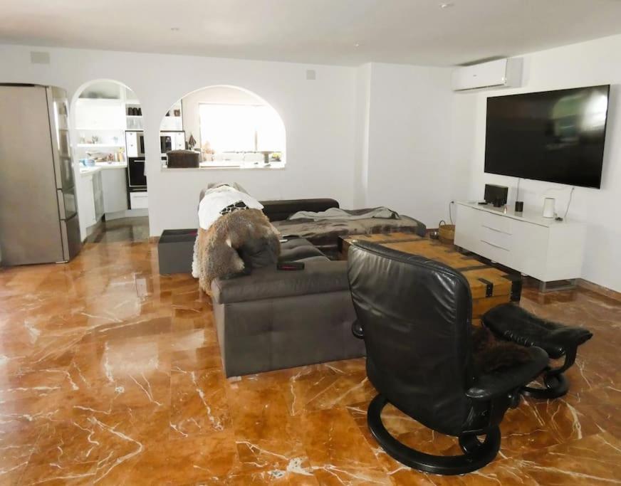 Luxury Private Complex